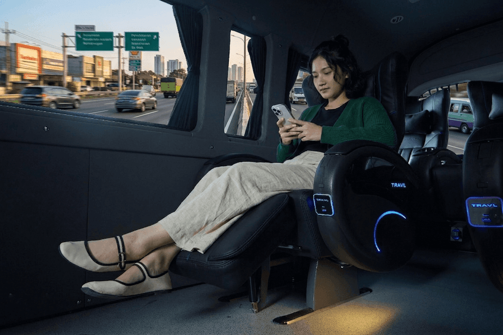 7 Safety Tips for Women Traveling Alone by Shuttle at Night: A Worry-Free Journey!
