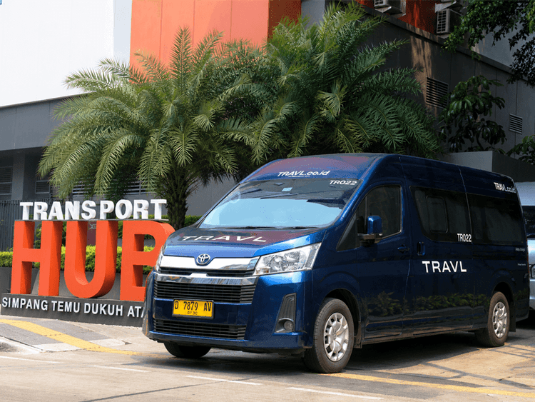 Travel Dekat MRT Dukuh Atas: Solusi Transportasi Eksekutif Jakarta Bandung Terbaik 2026